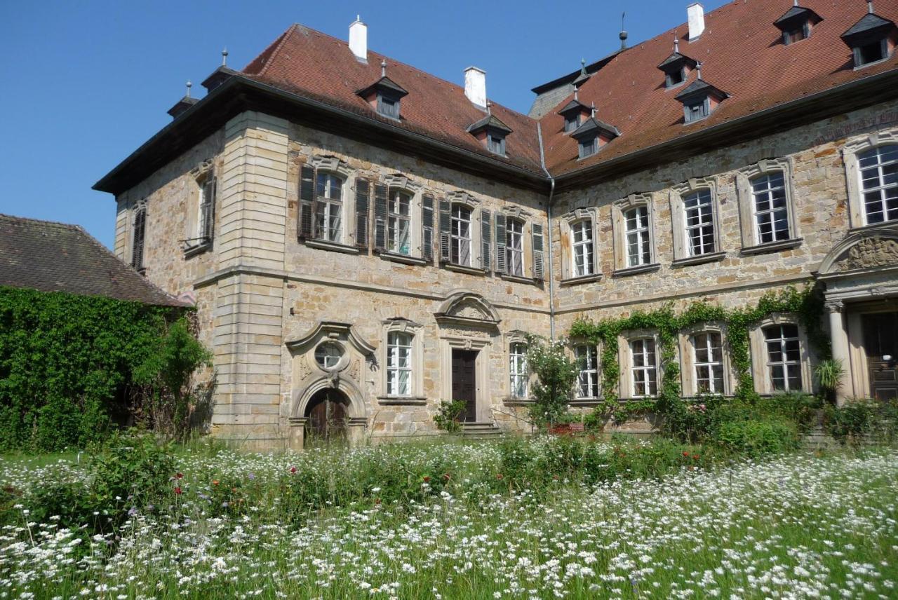 Отель Ferienzimmer Im Schloss Burgpreppach Экстерьер фото