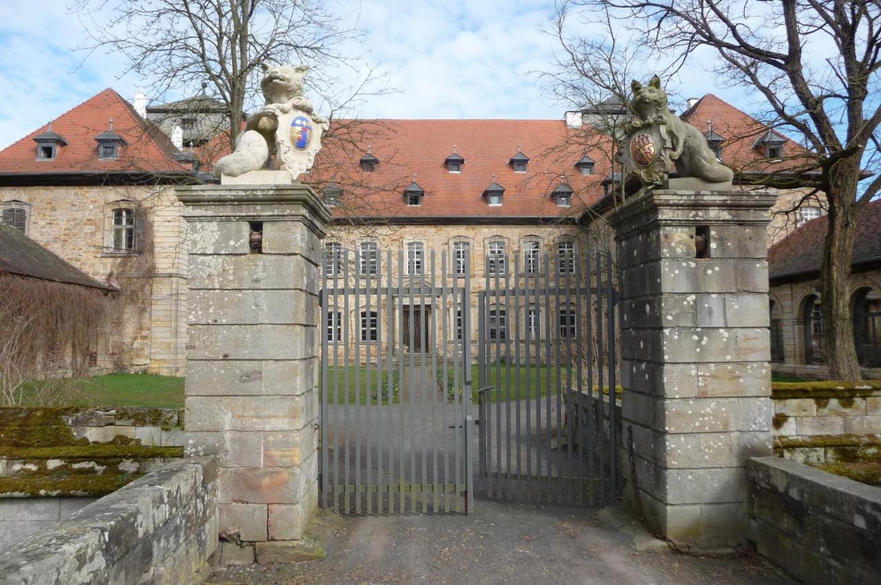 Отель Ferienzimmer Im Schloss Burgpreppach Экстерьер фото